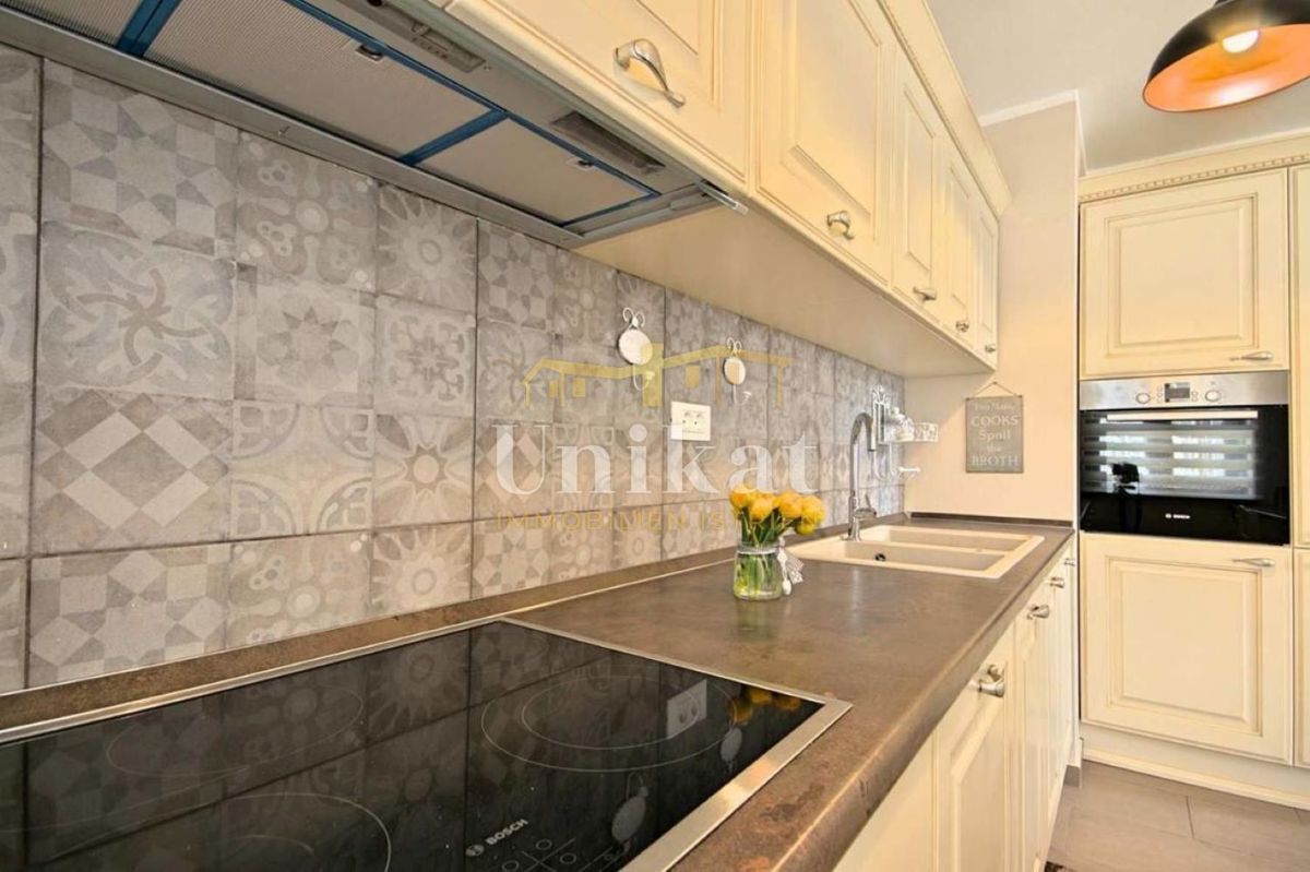 Casa con piscina vicino a Poreč